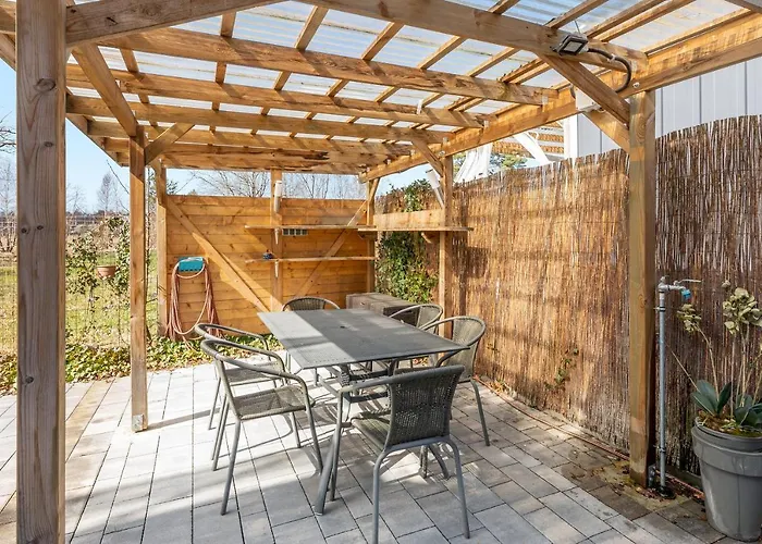 Nad Morzem By Downtown Dębki